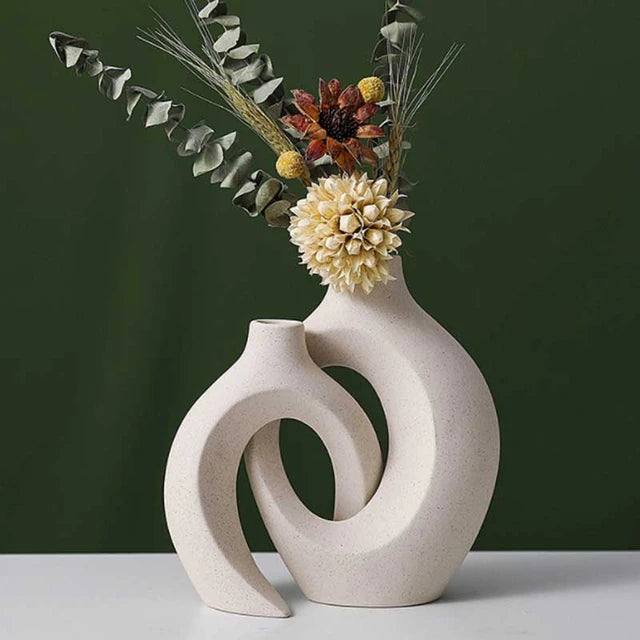 Vase en céramique exposé en Œuvre d'Art - DESIGNER