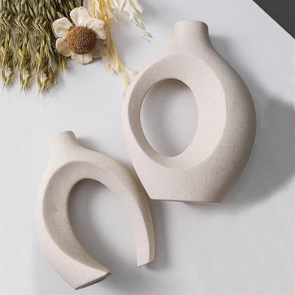 Vase en céramique exposé en Œuvre d'Art - DESIGNER